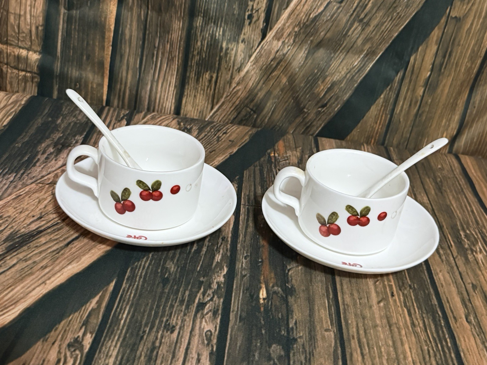 2 Juan Valdez Coffee Cup & Saucer Cherry Coffey Beans Porcelain Spoon - Nice Set