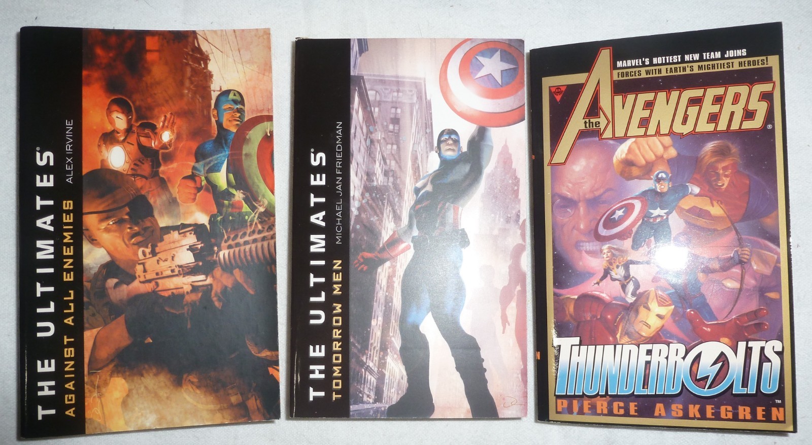 Marvel Comics Pocket Book Paperback Novels The Ultimates  Avengers/Thunderbolts