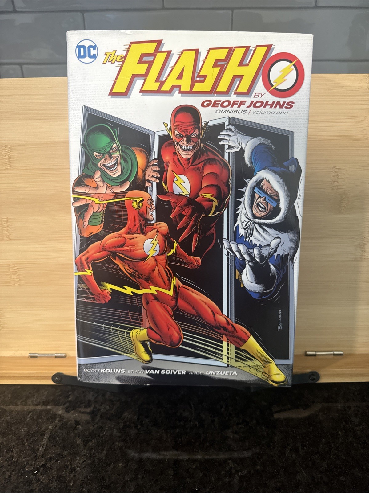 The Flash by Geoff Johns Omnibus #1 (DC Comics 2019 February 2020)