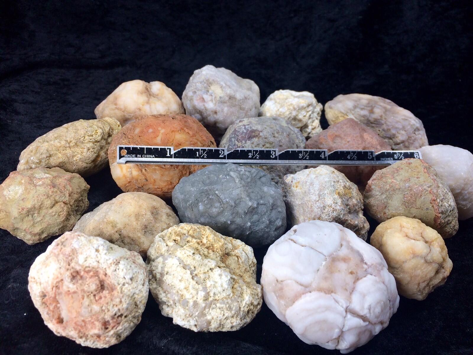 ONE Unopened GEODES 2