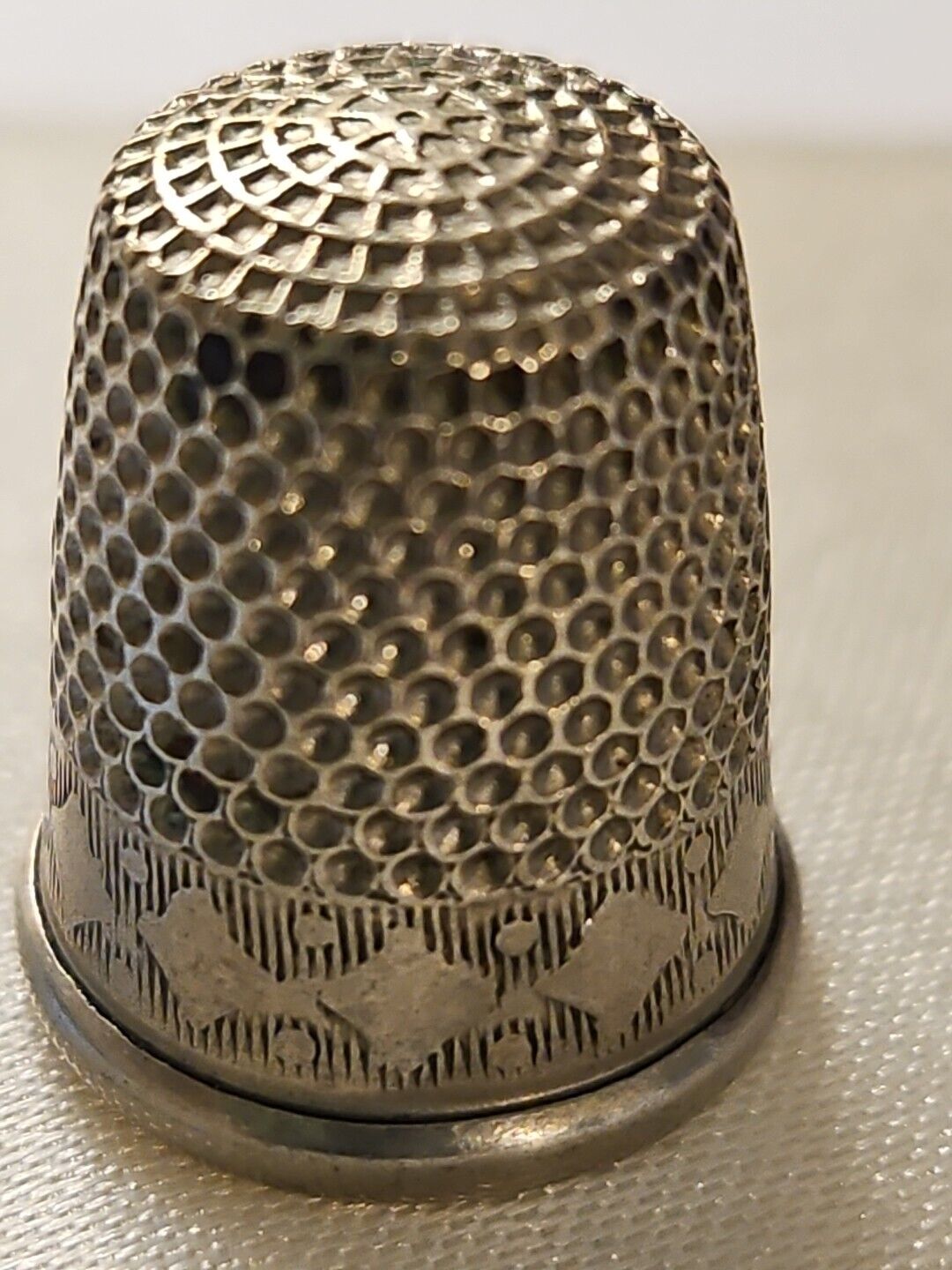 Thimble Antique Silver Beautiful Delicate Embossed Decoration Motif 1920's