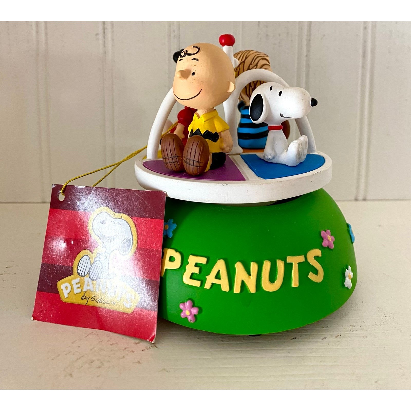 Snoopy Peanuts Westland Merry Go Round Ride Music Box 20736 Linus & Lucy Tune