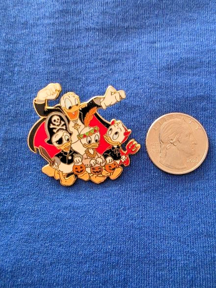 Disney Visa Cardmember Exclusive #5 Tricky Treaters PIN DONALD HUEY DEWEY LOUIE