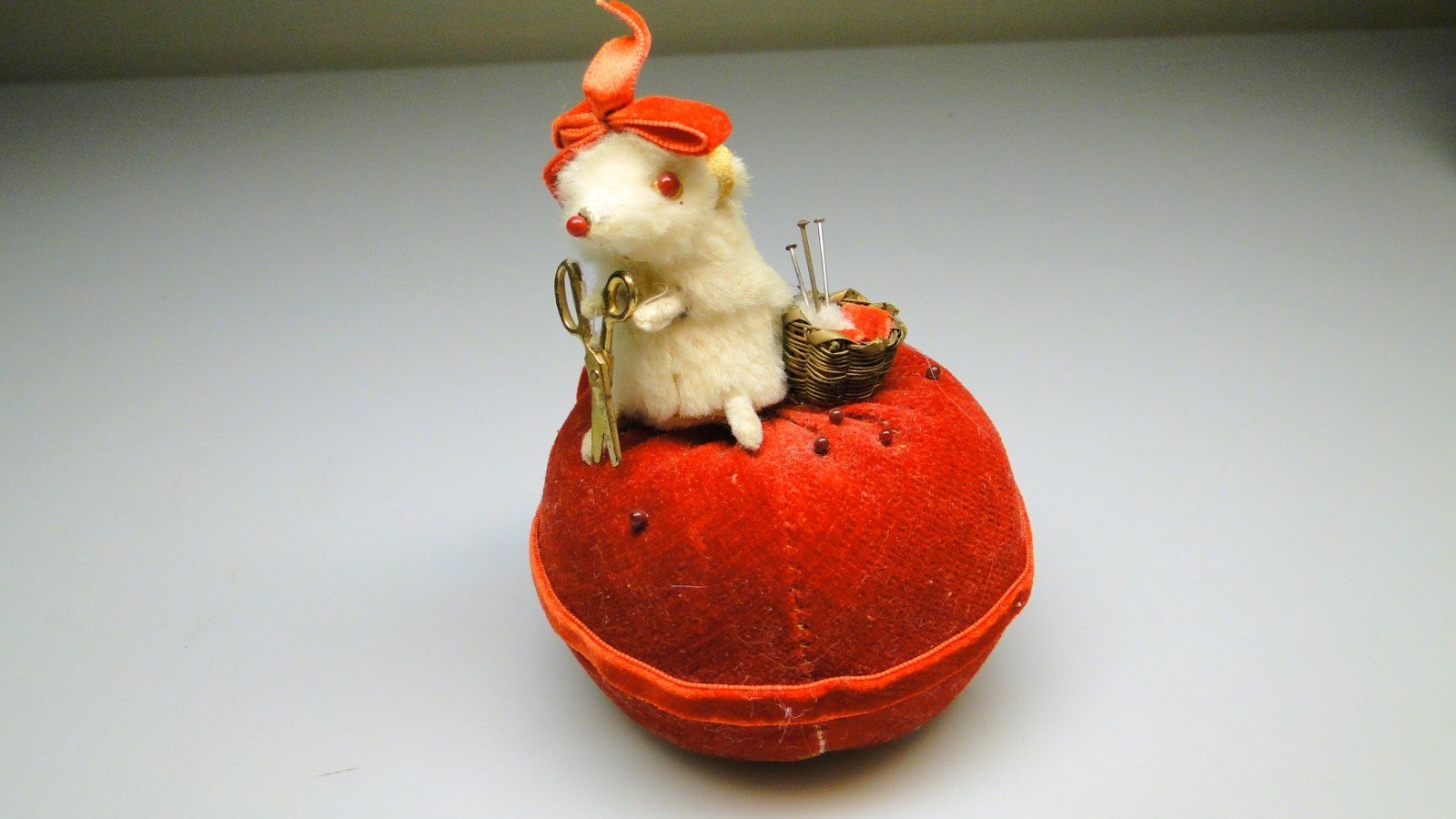 Rare Vintage Taxidermy Mouse Pincushion by Jerry Mc Millan w Tag Rare Vintage Taxidermy Mouse Pincushion by Jerry Mc Millan w Tag