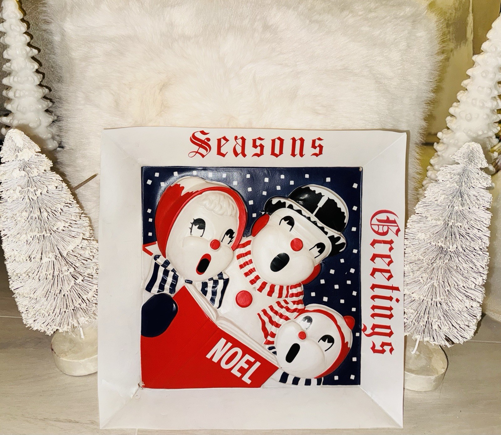 Ultra Rare Vintage Snowman Carolers Light Up 3D “Seasons Greetings” Sign ☃️🪧☃️