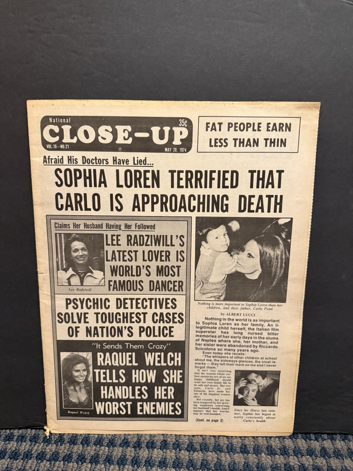 1974 May 20th National Close-Up Newspaper, Sophia Loren, Raquel Welch (10U)
