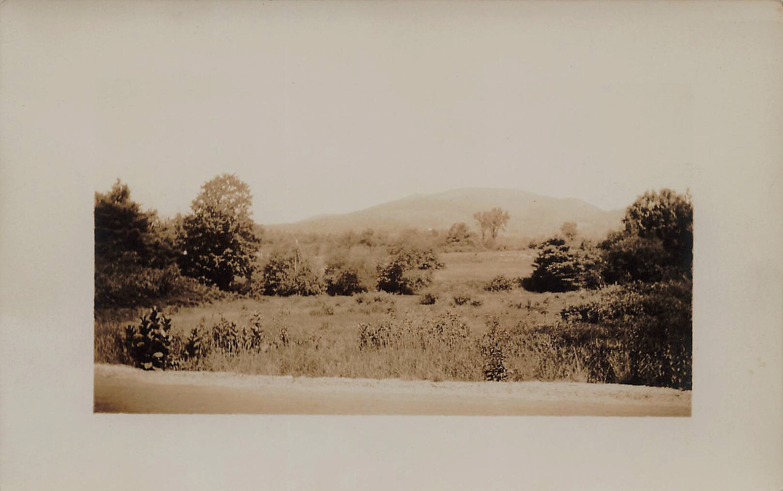 PEACEFUL MOUNTAIN SCENE FROM DIRT ROAD REAL PHOTO POSTCARD 1920s RPPC