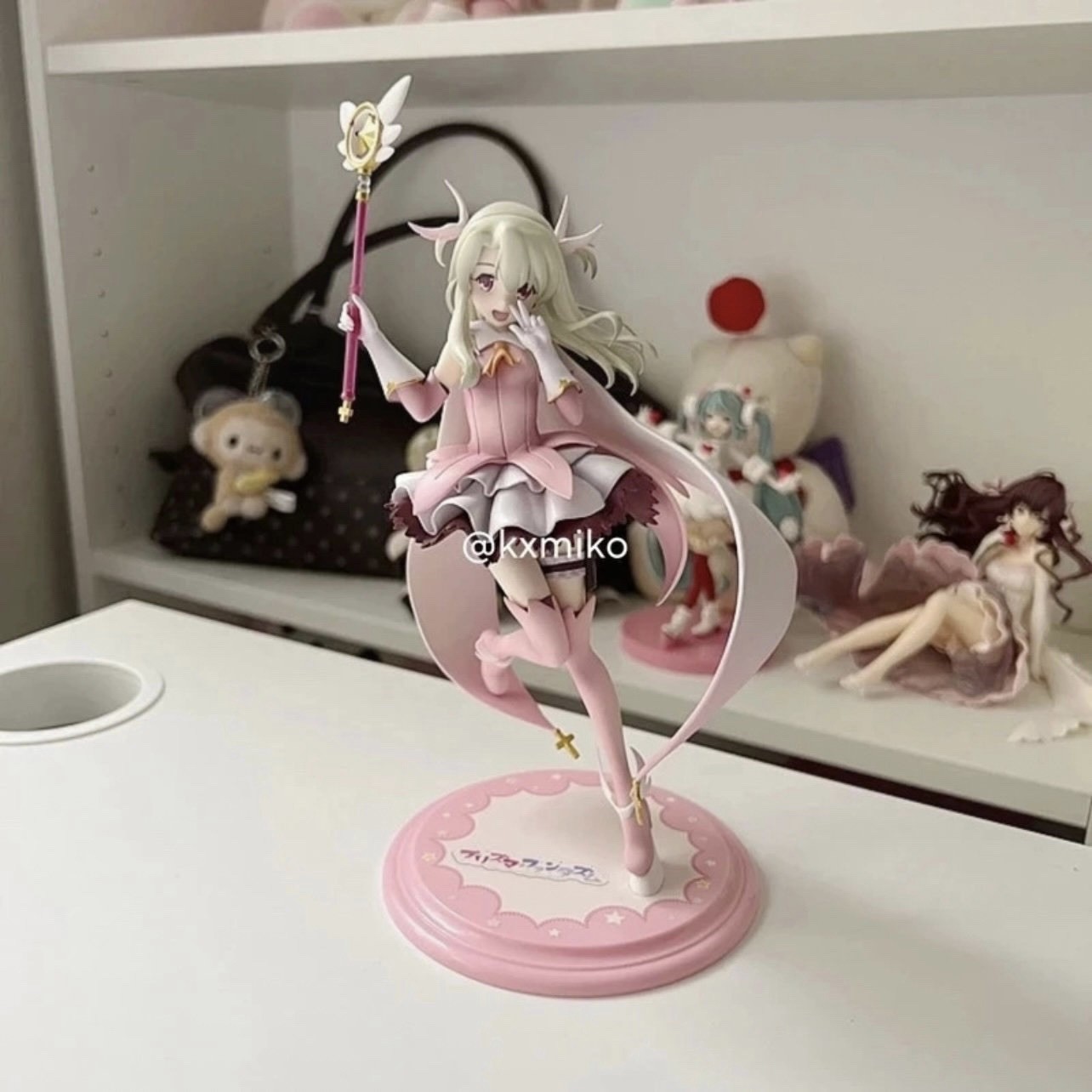 Fate Illyasviel Avon Einzbern Figure