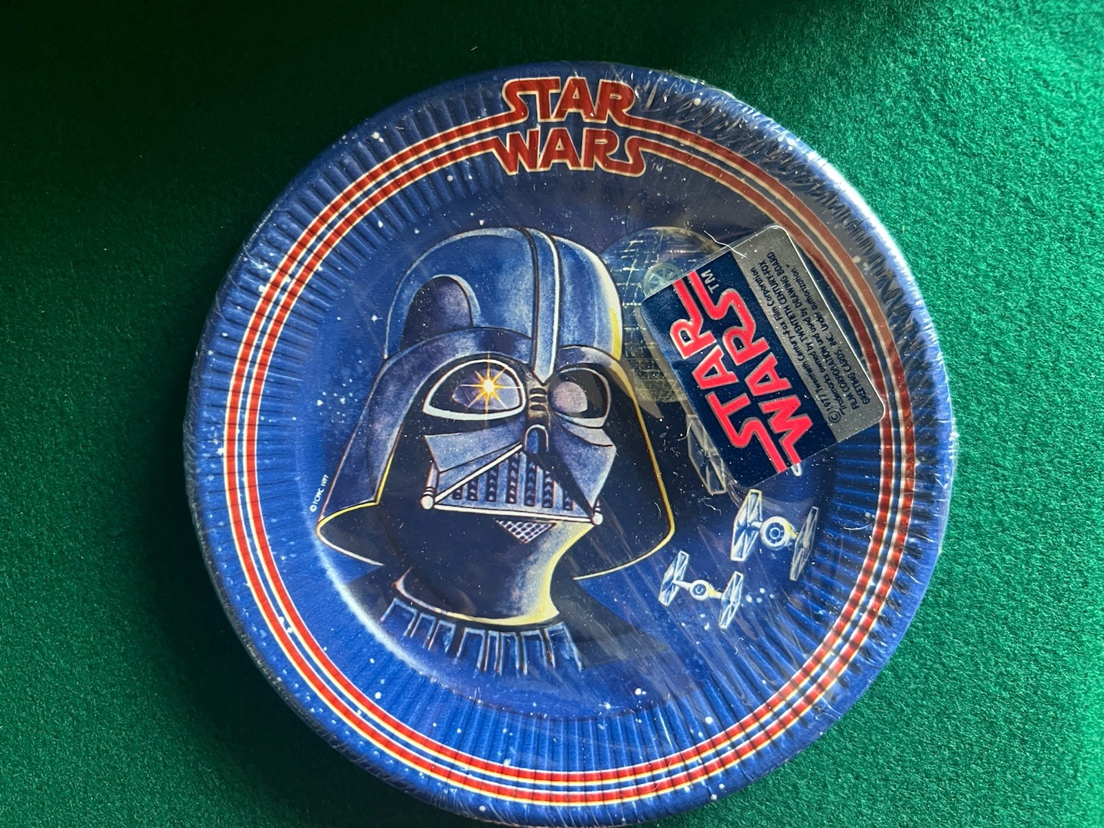 1 Vintage 1977 Star Wars Pack Of 8 (7in) Party Plates NOS/Sealed.