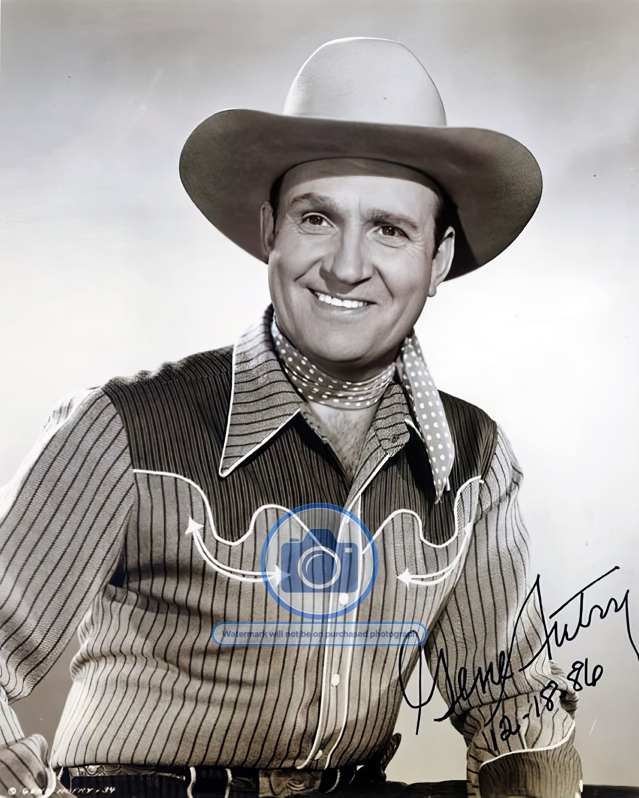 GENE AUTRY LEGENDARY AMERICAN COUNTRY SINGER AUTOGRAPHED 8X10 PHOTO REPRINT GENE AUTRY LEGENDARY AMERICAN COUNTRY SINGER AUTOGRAPHED 8X10 PHOTO REPRINT
