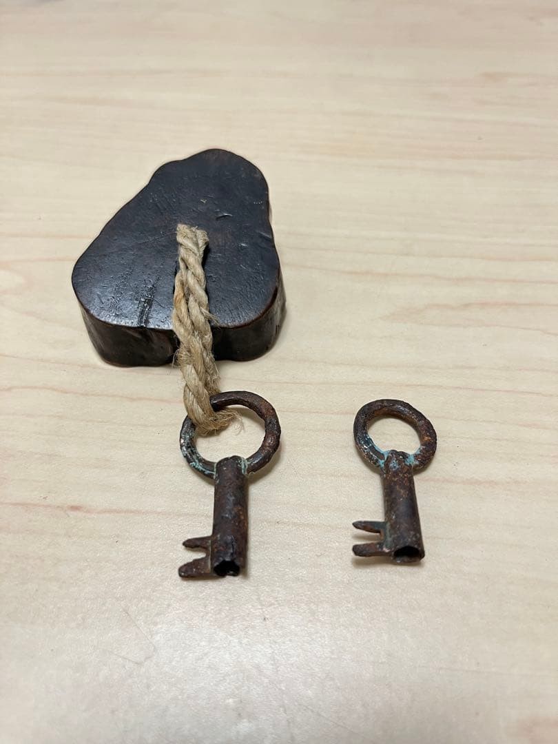 Antique Iron Keys Set of 2, Vintage Edo-Meiji Era Collectible Accessories