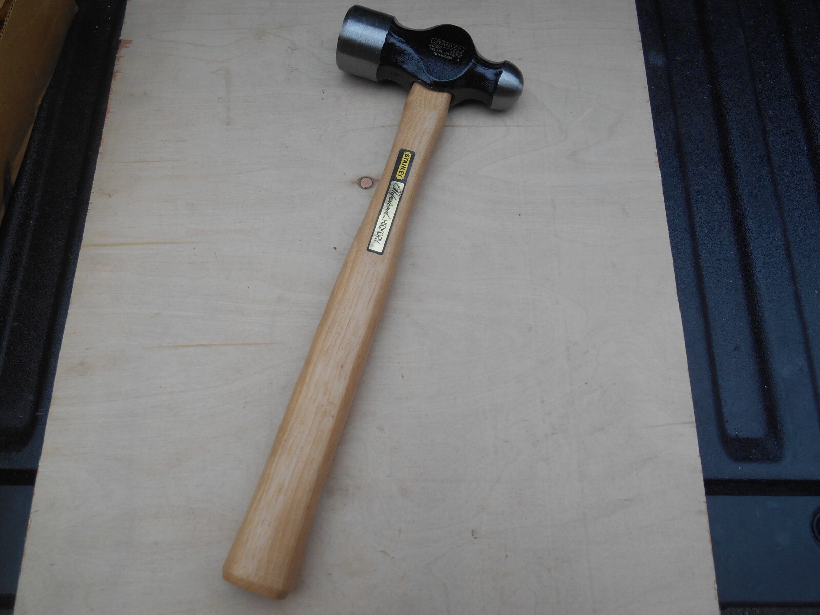 Vintage Stanley Professional 54-048 48oz ball pein hammer, NOS, USA