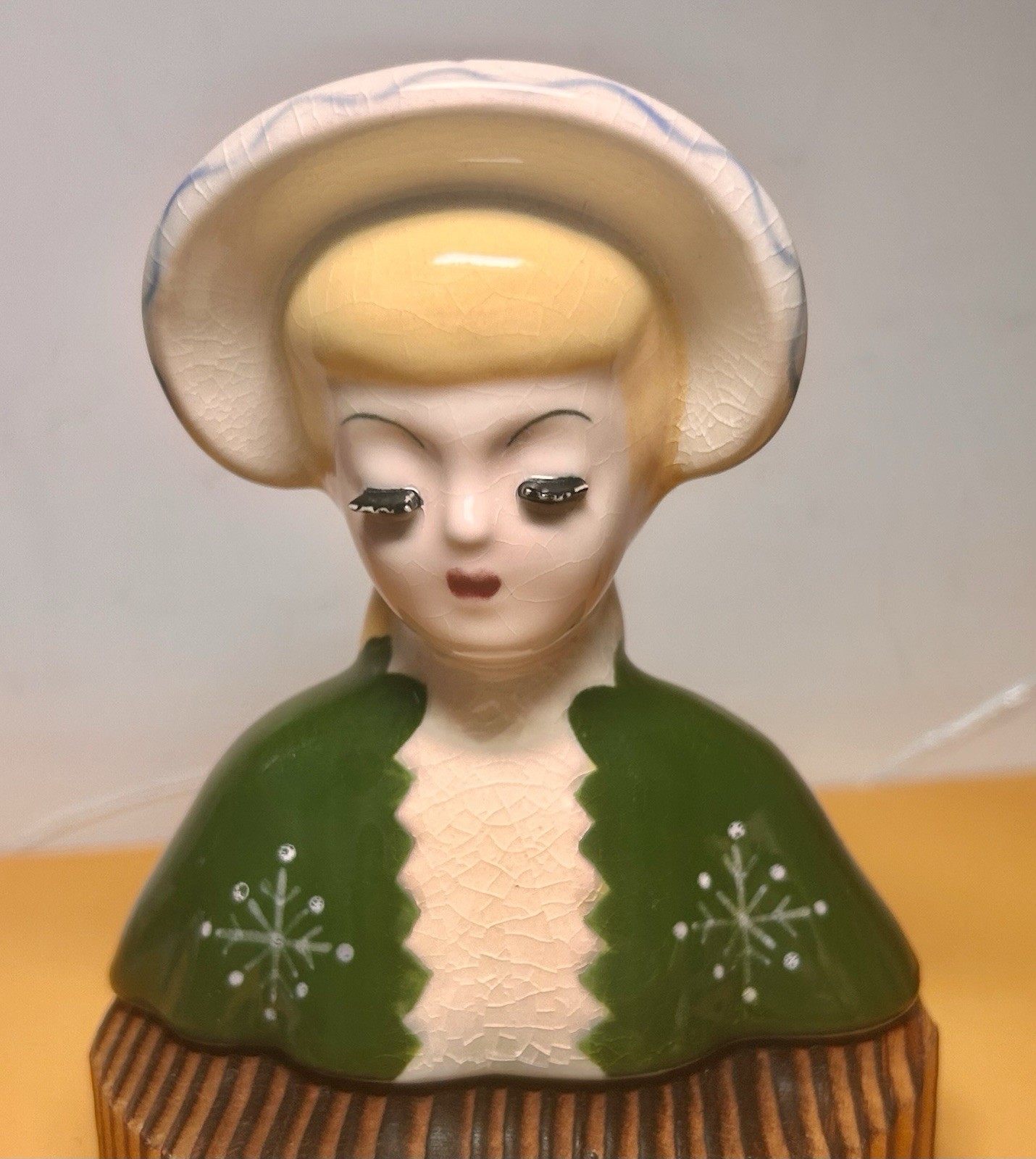Lady Head Vase 4\