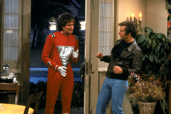 Happy Days classic Robin Williams Mork meets The Fonz Henry Winkler 24x36 Poster