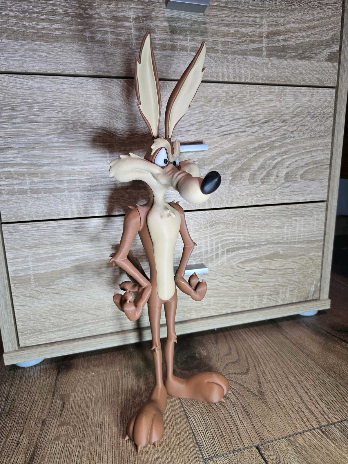 wile e coyote figure 15” wile e coyote figure 15”