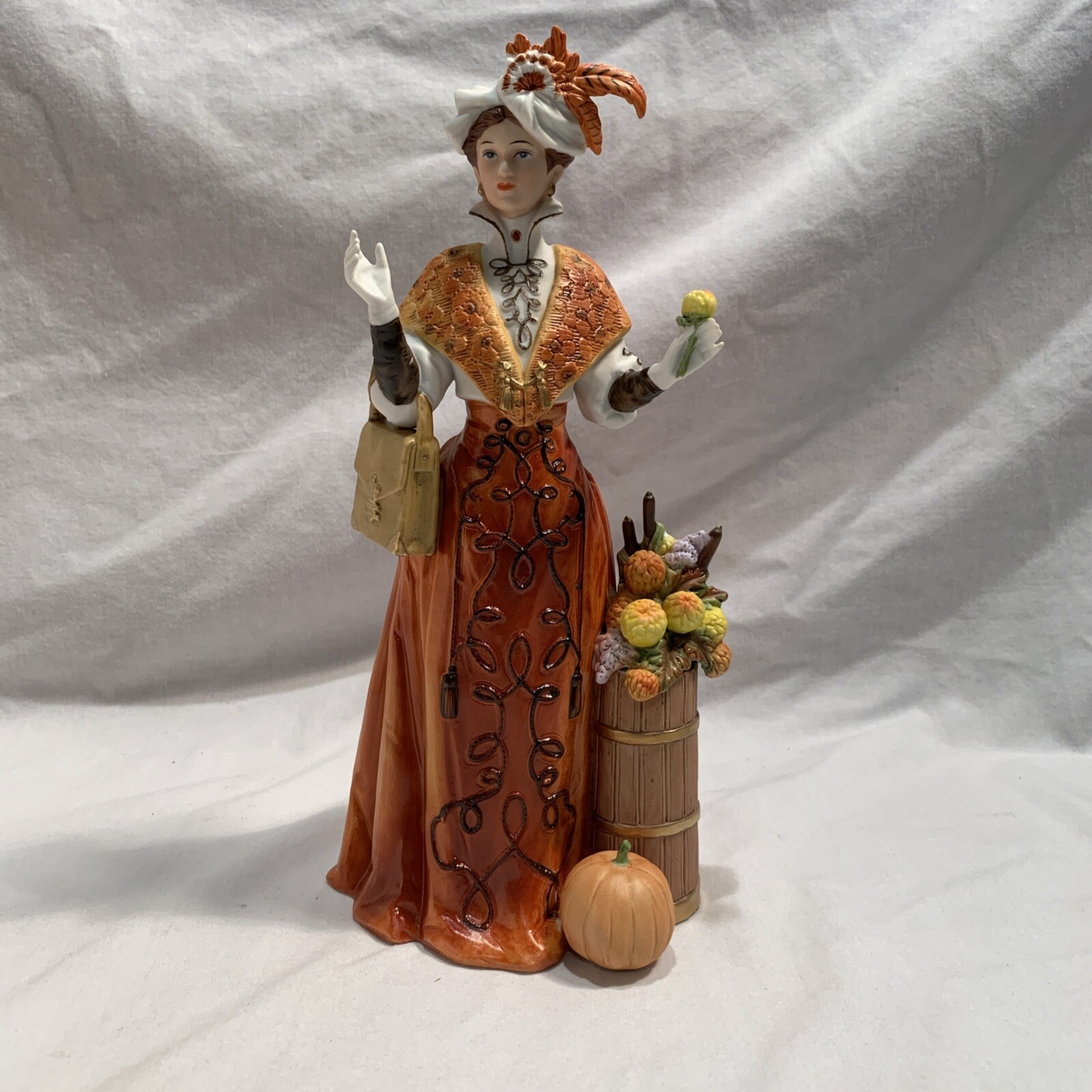 Vintage Avon 1991 President\'s Club Figurine Mrs. Albee - Full Size In Box
