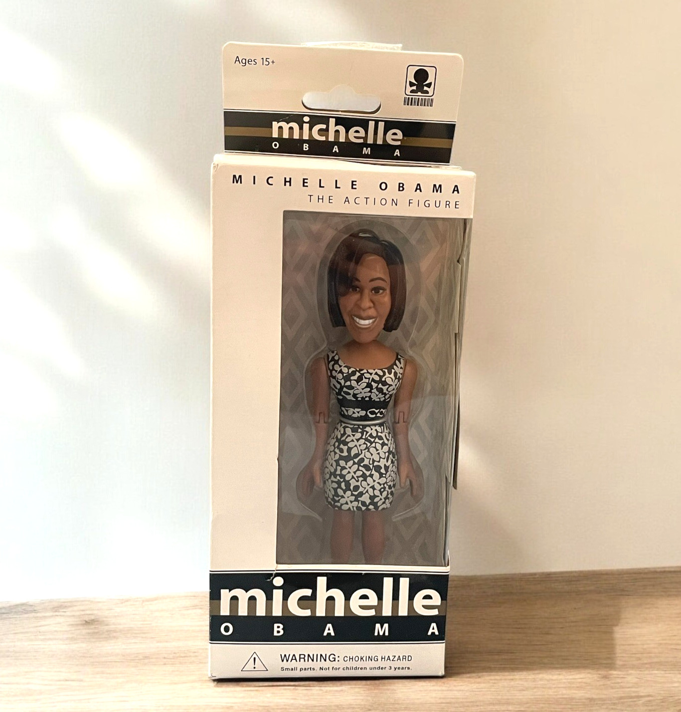 2009 Michelle Obama Action Figure Jailbreak White Black Dress NIB First Lady