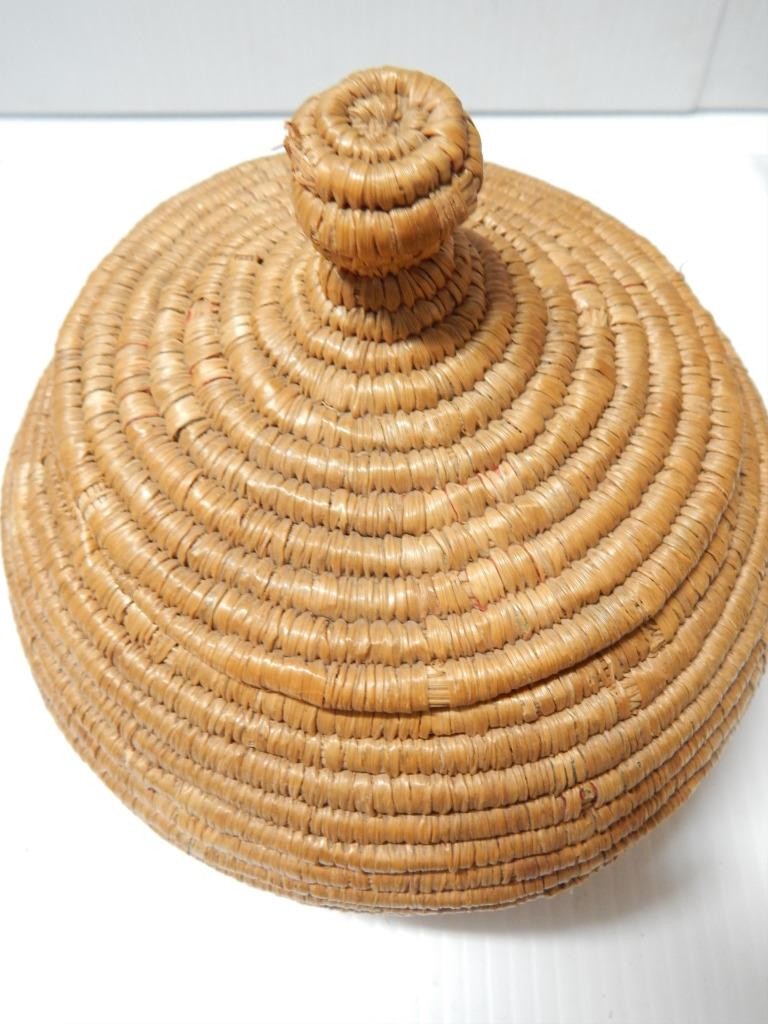 ANTIQUE OLD WSTRN ALASKA ALEUT ESKIMO INUIT INDIAN LIDDED GUT BASKET BUY IT NOW