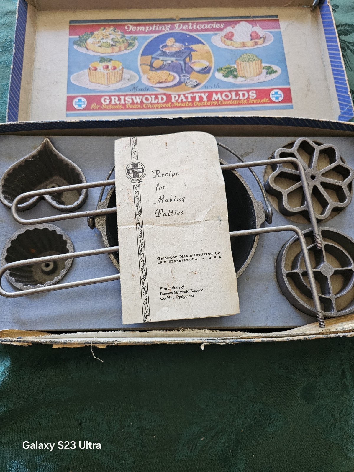 Vintage Griswold Cast Iron Patty Molds Set #3 Orig Box 1930\'s-1950\'s 7 Pieces Vintage Griswold Cast Iron Patty Molds Set #3 Orig Box 1930\'s-1950\'s 7 Pieces