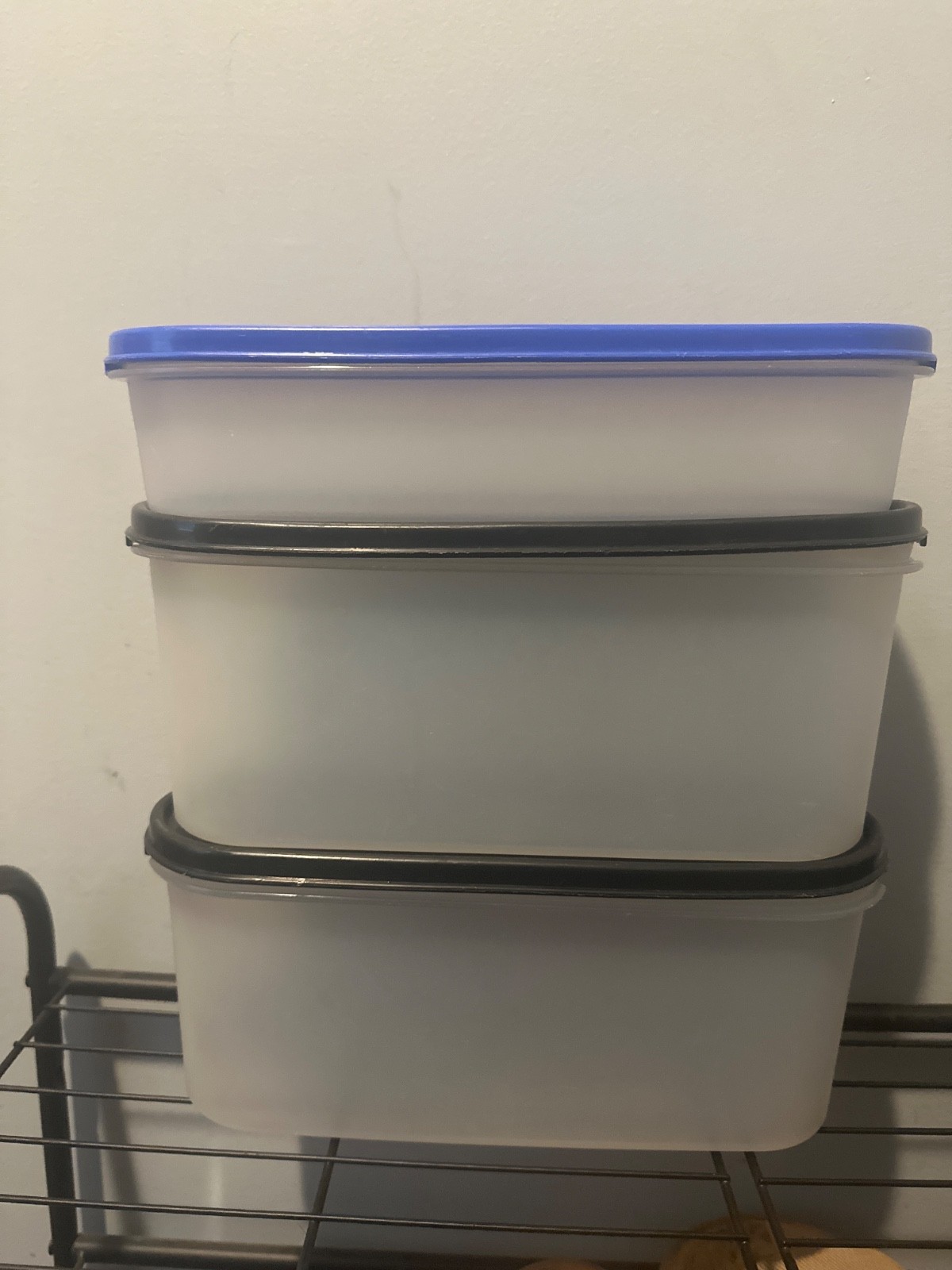 Tupperware Modular Mates Super Oval set of 3container 7.5 cups blue seal 2400B