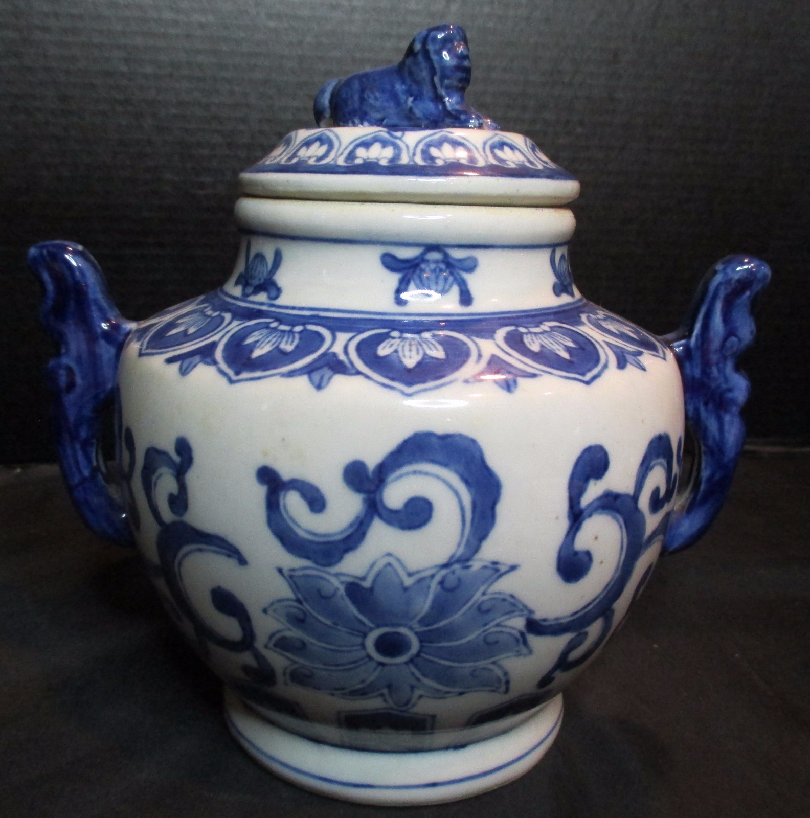 Oriental Blue Ginger Jar Heavy, Two Handles, Dog or Lion on Lid 7 3/4\