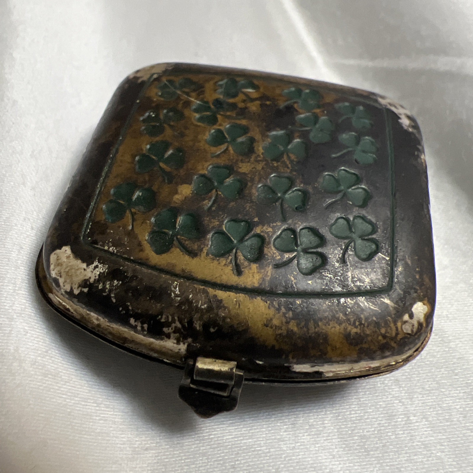 Antique Edwardian Miniature Rouge Compact – Darnel, New York (c. 1905–1925)