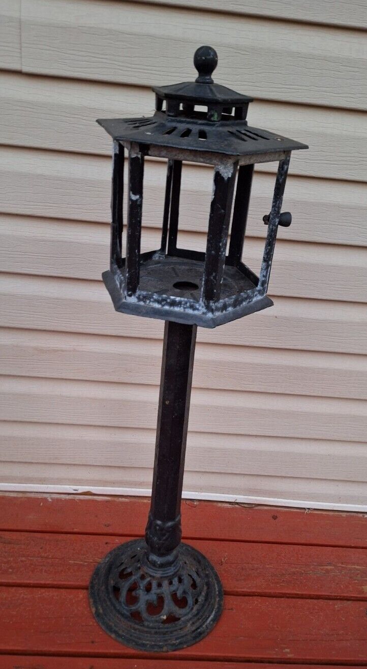 Rare 19th Century  Cast Iron Freestanding Street Lamp
