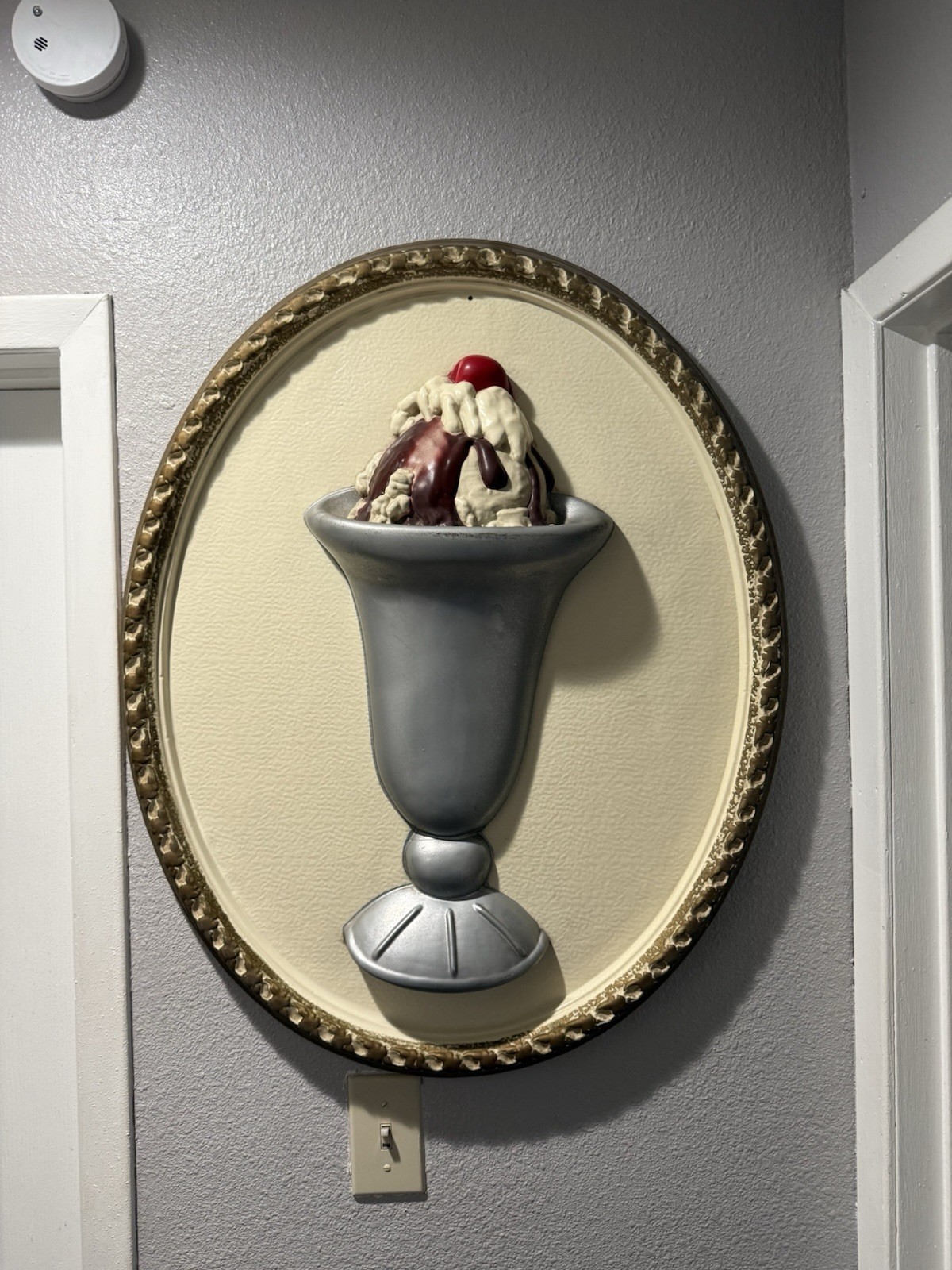 Amazing 3D Scarce Ice Cream Sundae Parlor Sign