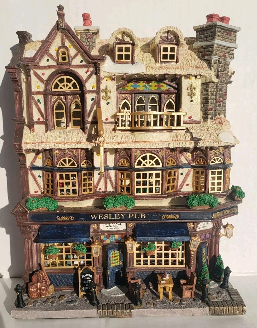 Lemax Essex Street Facade Wesley Pub Lighted Hanging Wall Setting #45099 Village