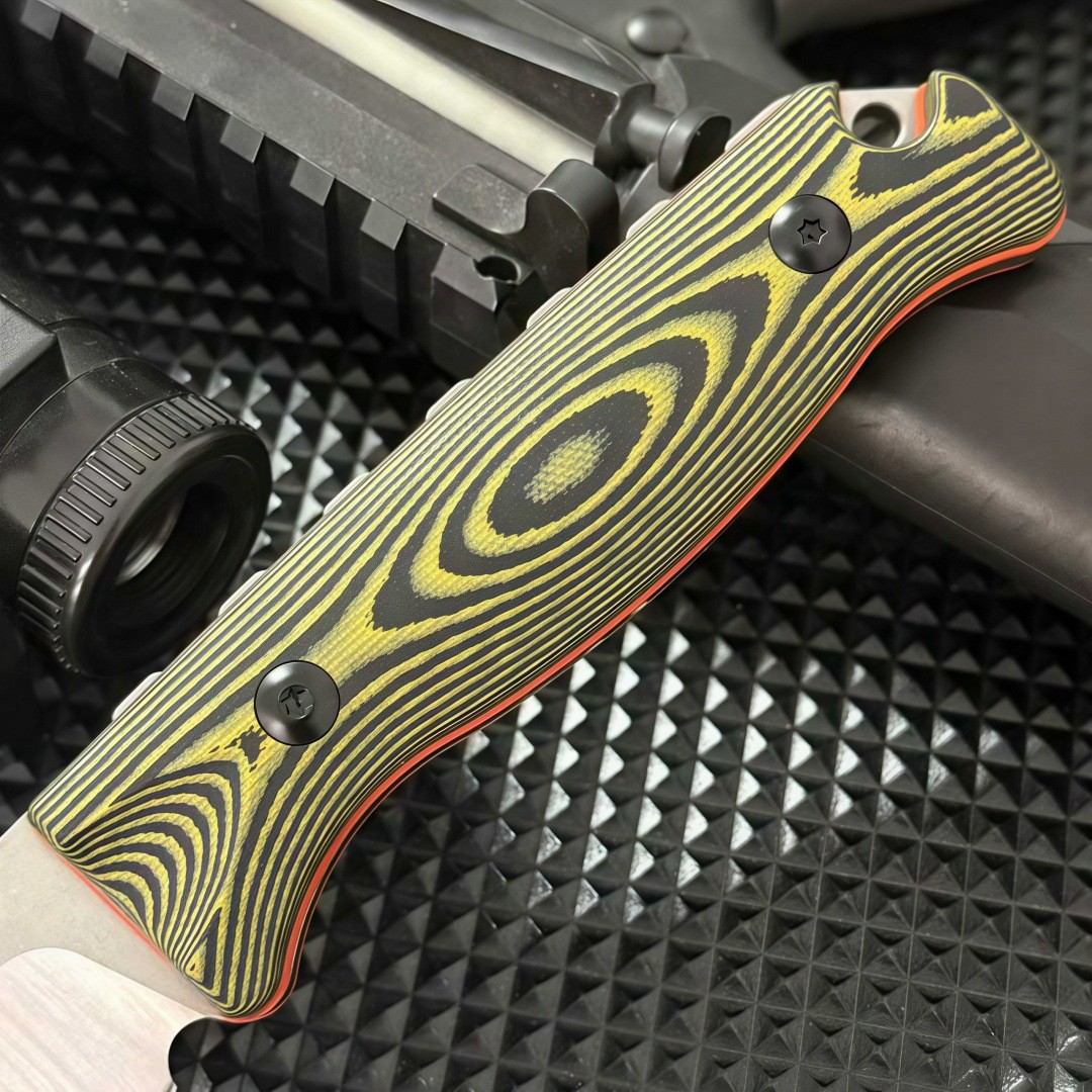 Benchmade 15002 Saddle Mountain Skinner CPM-S90V Richlite Fixed Blade Knife
