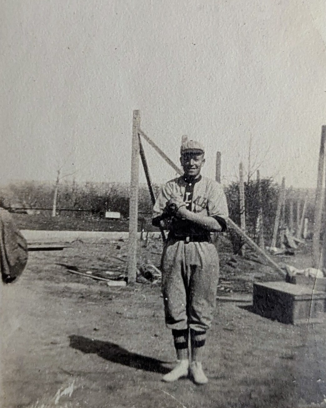 ​​​Vtg 1920s Baseball Player Photo Snapshot Selah Washington Team Uniform Glove 