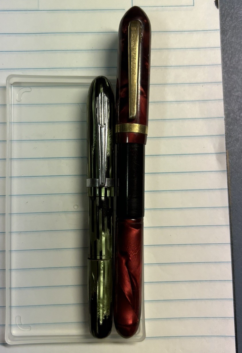 Parts/Repair Lot Of 2: VTG Small Fountain Pens Red Travelers/Green Metropolitan