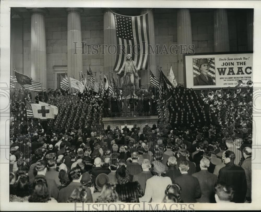 1943 Press Photo New York Lucy Monroe sings National Anthem at Army Day event