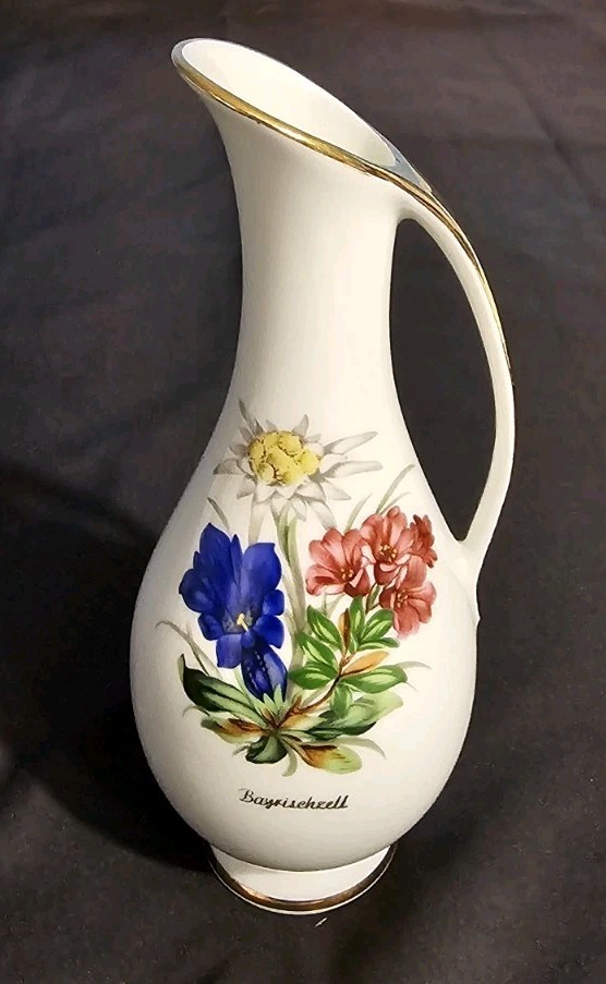 Vintage Royal Bayreuth Baveria porcelain vase with a hand-painted floral design