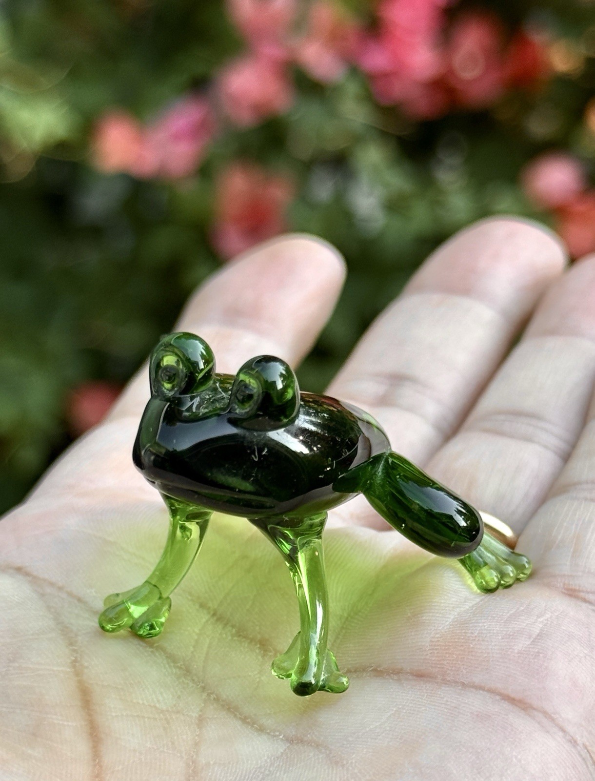 Green Art Glass Frog Figurine Lampwork Bulging Eyes Miniature Collectible Decor