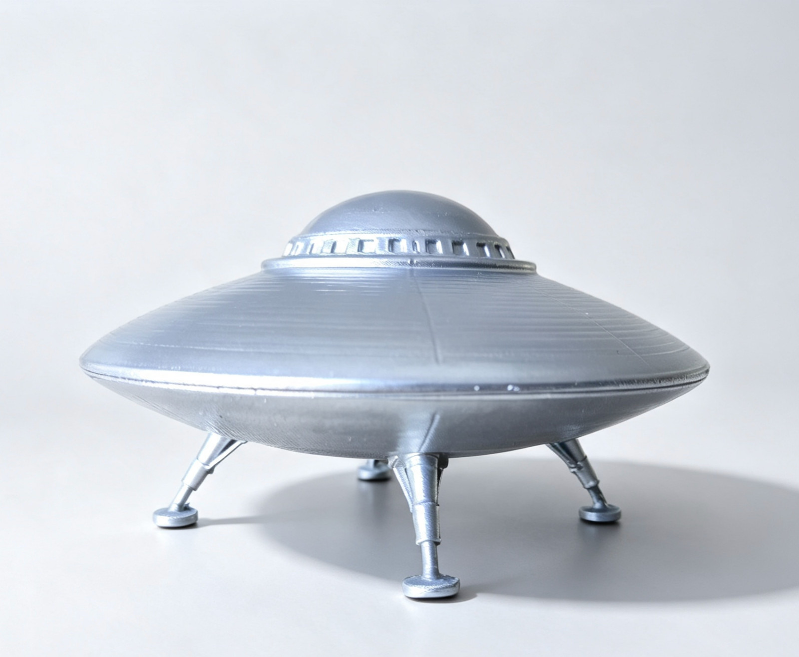 Classic UFO Flying Saucer Replica Model 3D Printed Hand Painted Sci-Fi 14cm