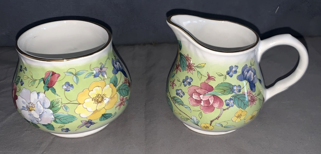 Nice Vintage  Arthur Wood & Son  England  Floral Rose  Sugar & Creamer  6584