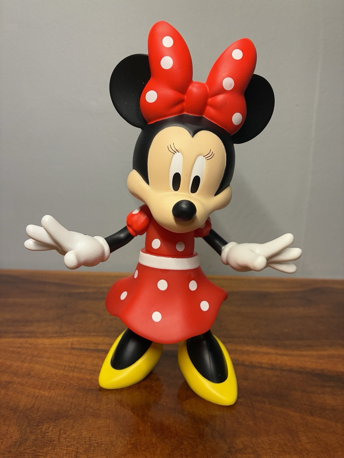 NEW ‘25 Disney MINNIE MOUSE Articulated Plastic Figure 7.5” Toy Mickey & Friends