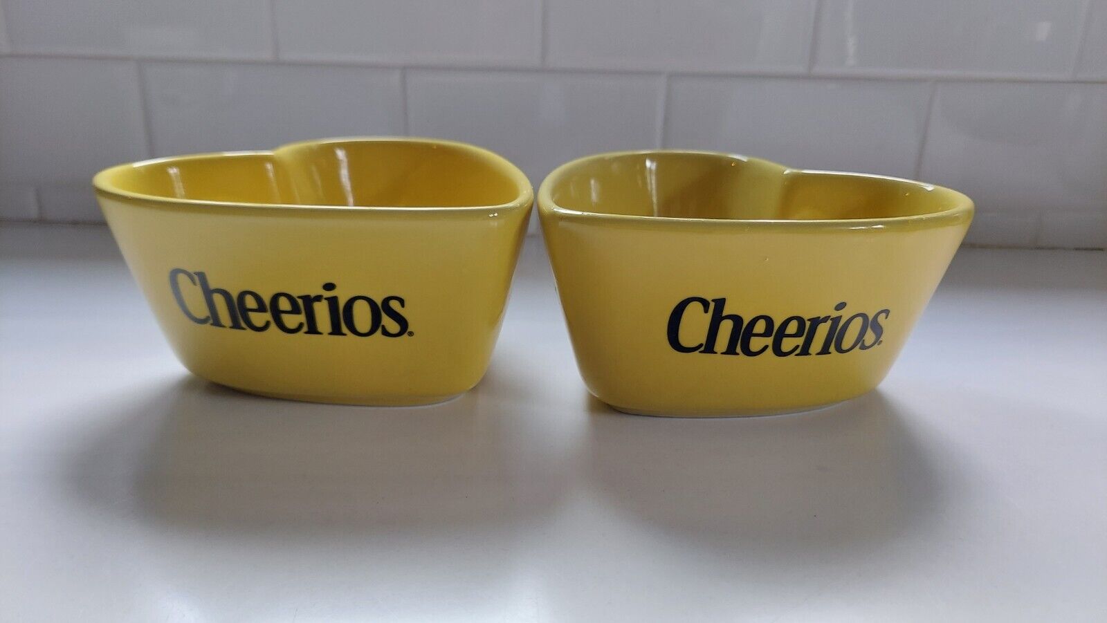 Cheerios 2003 Yellow Ceramic 6” Valentines Heart Shaped Cereal Bowls Set Of 2