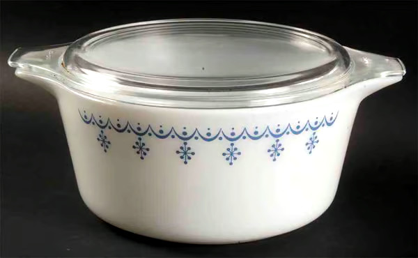 Vtg \'72 PYREX Compatibles Snowflake Blue Garland Casserole with Lid 474-B 474-C
