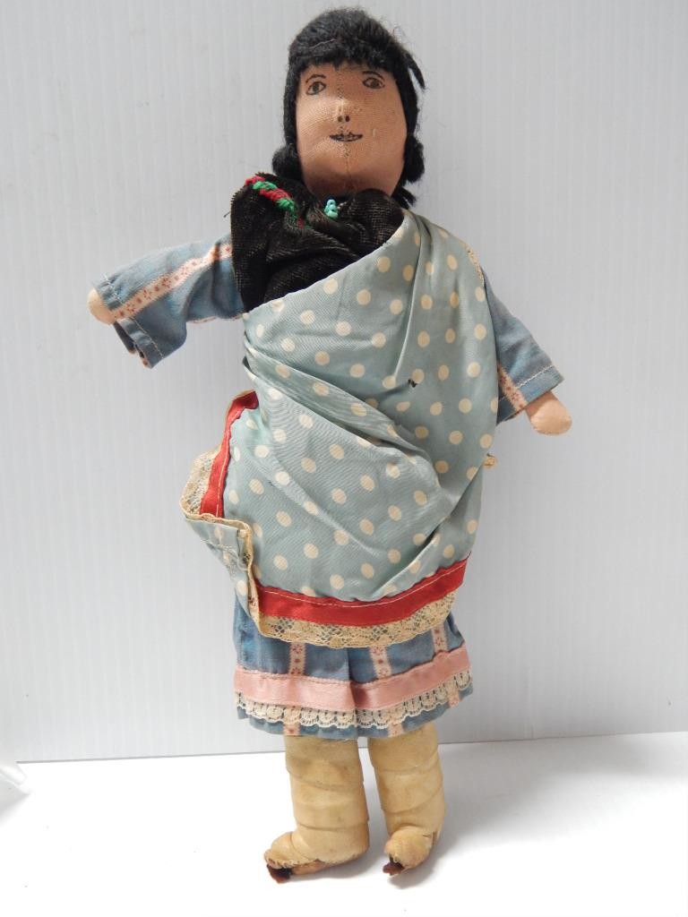 ANTIQUE VINTAGE ZUNI PUEBLO INDIAN FEMALE DOLL - NICE OLD EXAMPLE