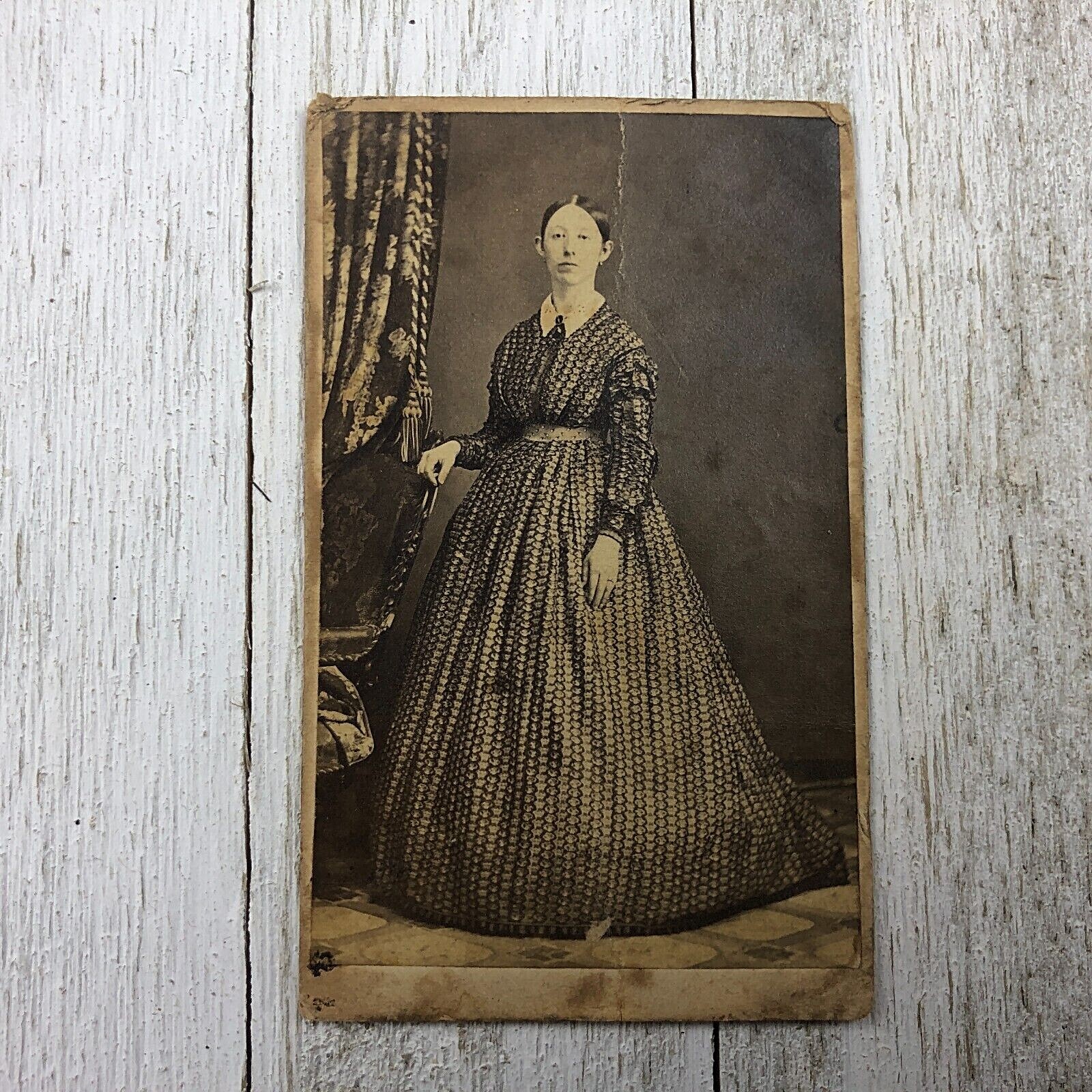 Antique Victorian Photo CDV Beautiful Rich Young Woman 1860s Civil War era Dress