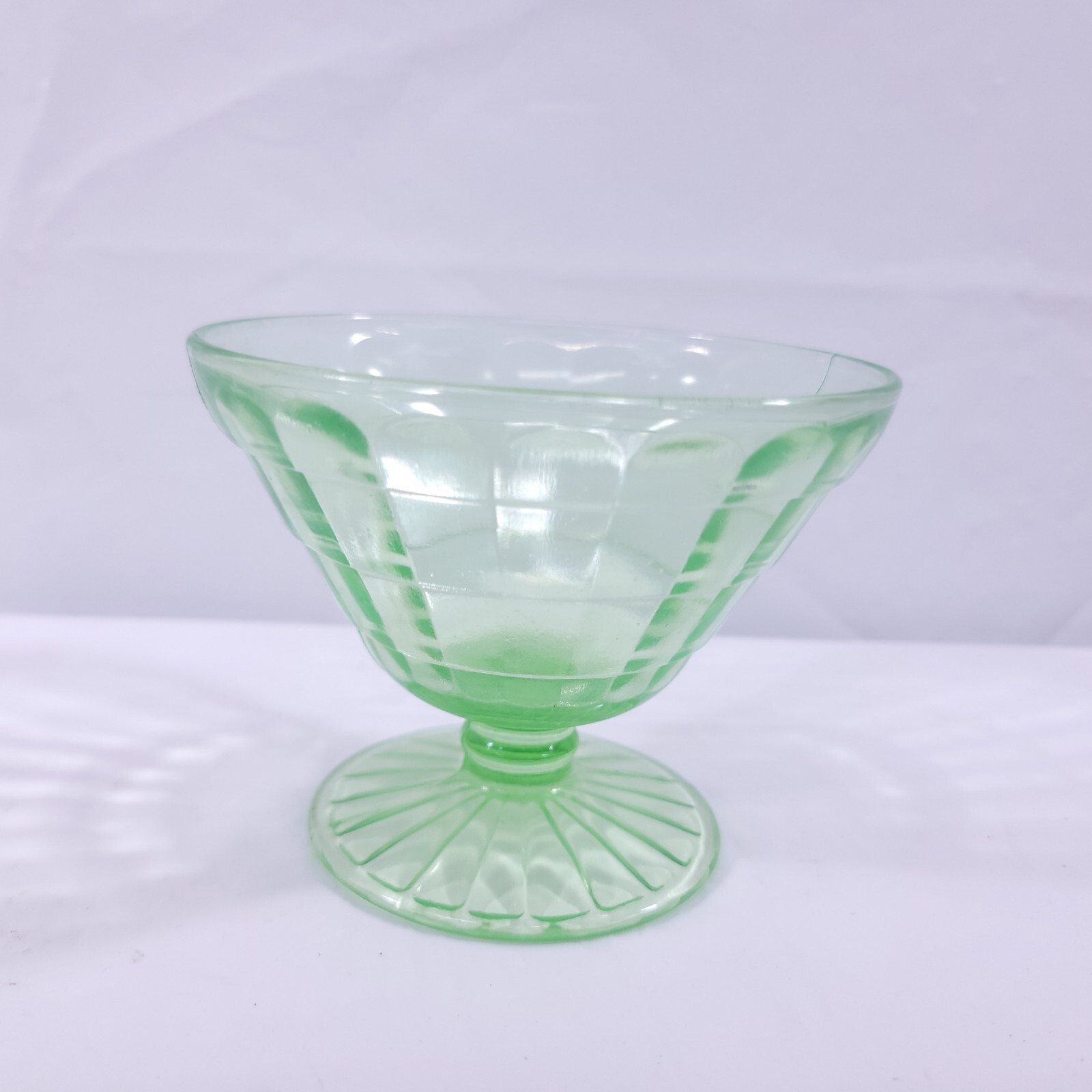 Anchor Hocking Green Depression Glass Sherbert Ice cream Bowl UV Glow Glass vtg