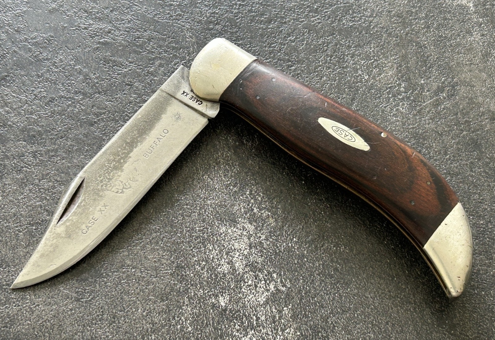 Vtg 1972 CASE XX Buffalo Etch P172 Folding Pocket Knife 8-Dot Pakkawood Handle