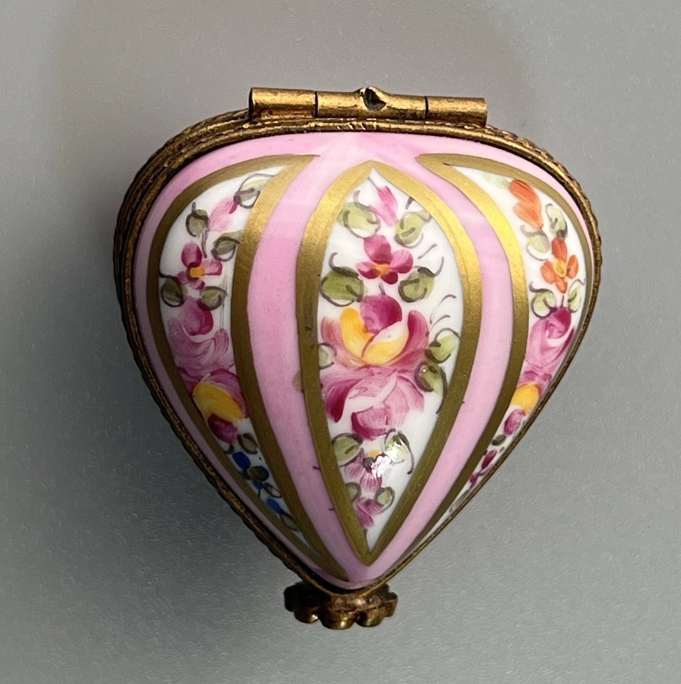 Rochard Limoges France Signed LD Peint Main Heart Trinket Box Pink Floral