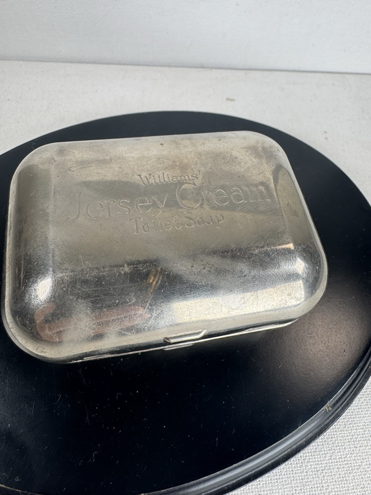 Antique Williams Jersey Cream Toilet Soap Metal Travel Case c.1910s-1930s