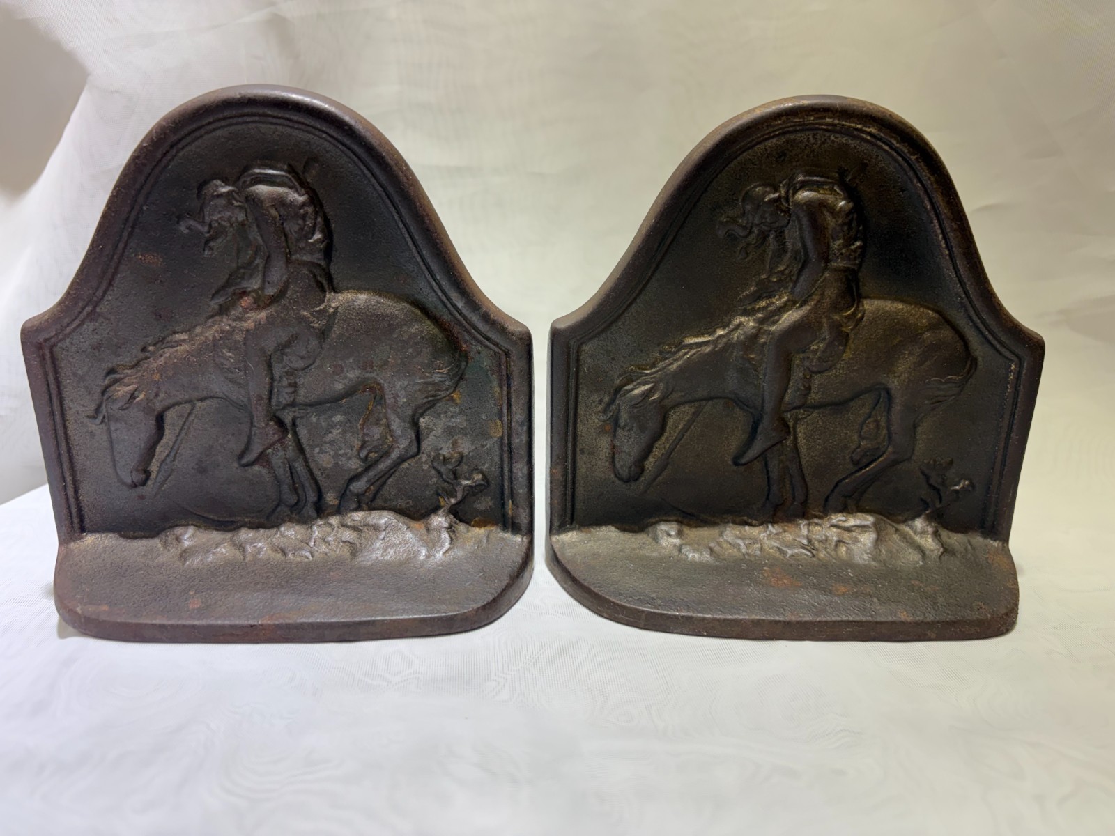 Antique 1928 Native American On Horse The Last Trail Cast Iron & Bronze Bookends