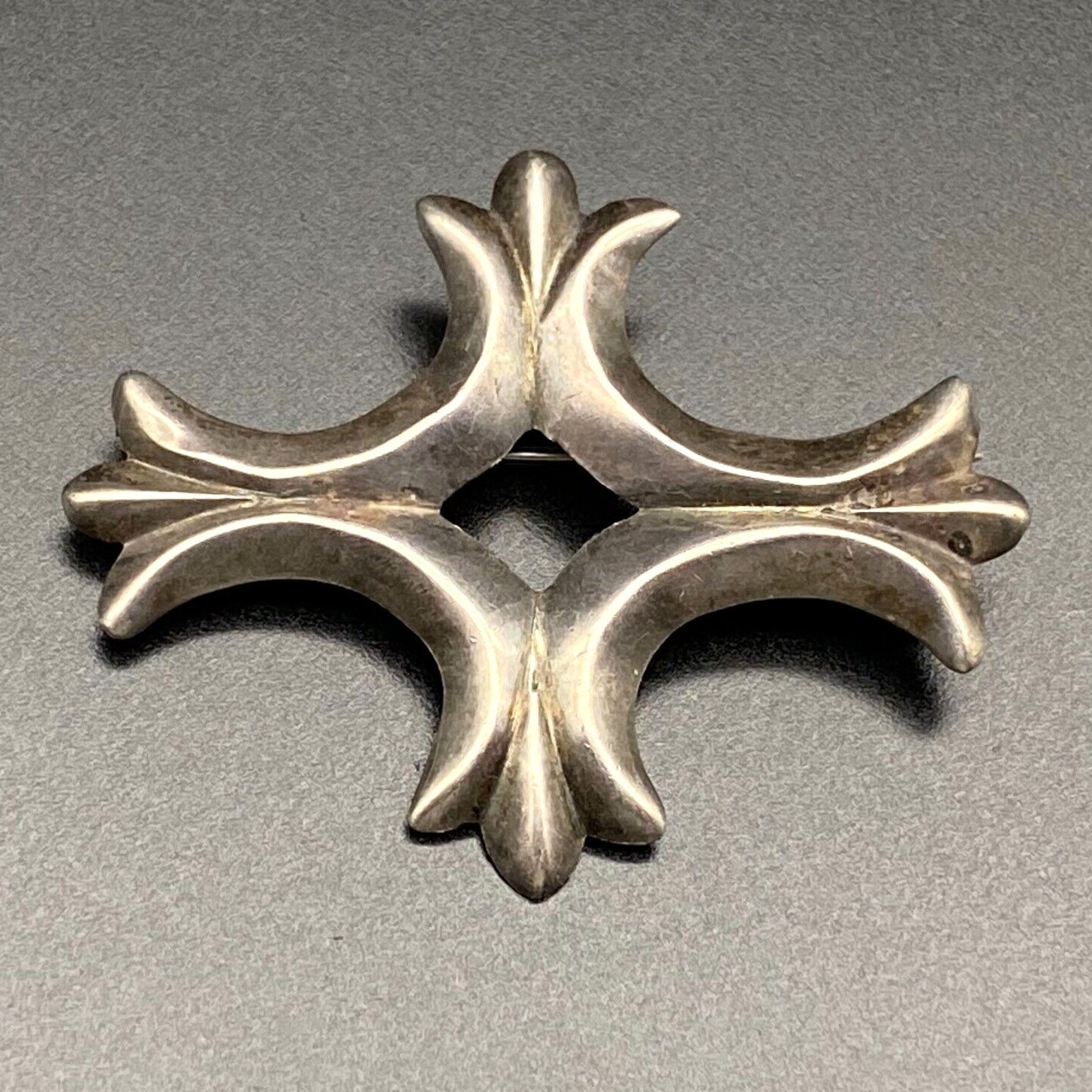 Vintage Navajo Pine Springs Native Sandcast Silver Brooch Pin