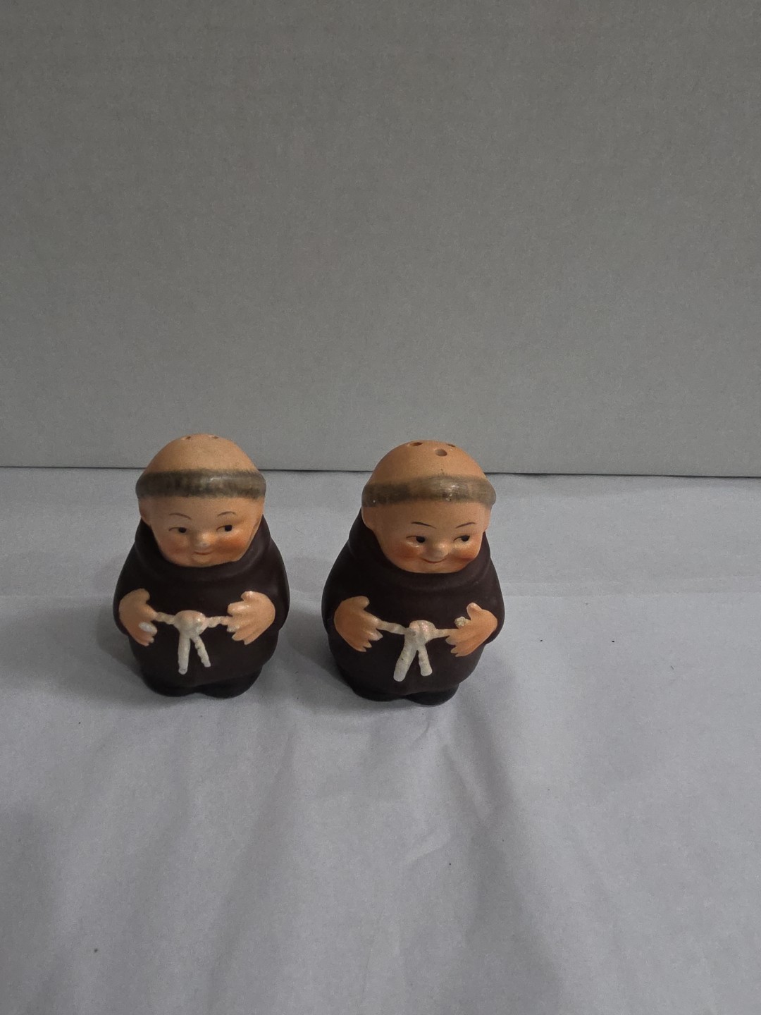 Vintage W. Germany Goebel Porcelain Friar Tuck Brown Monk Salt & Pepper Shakers