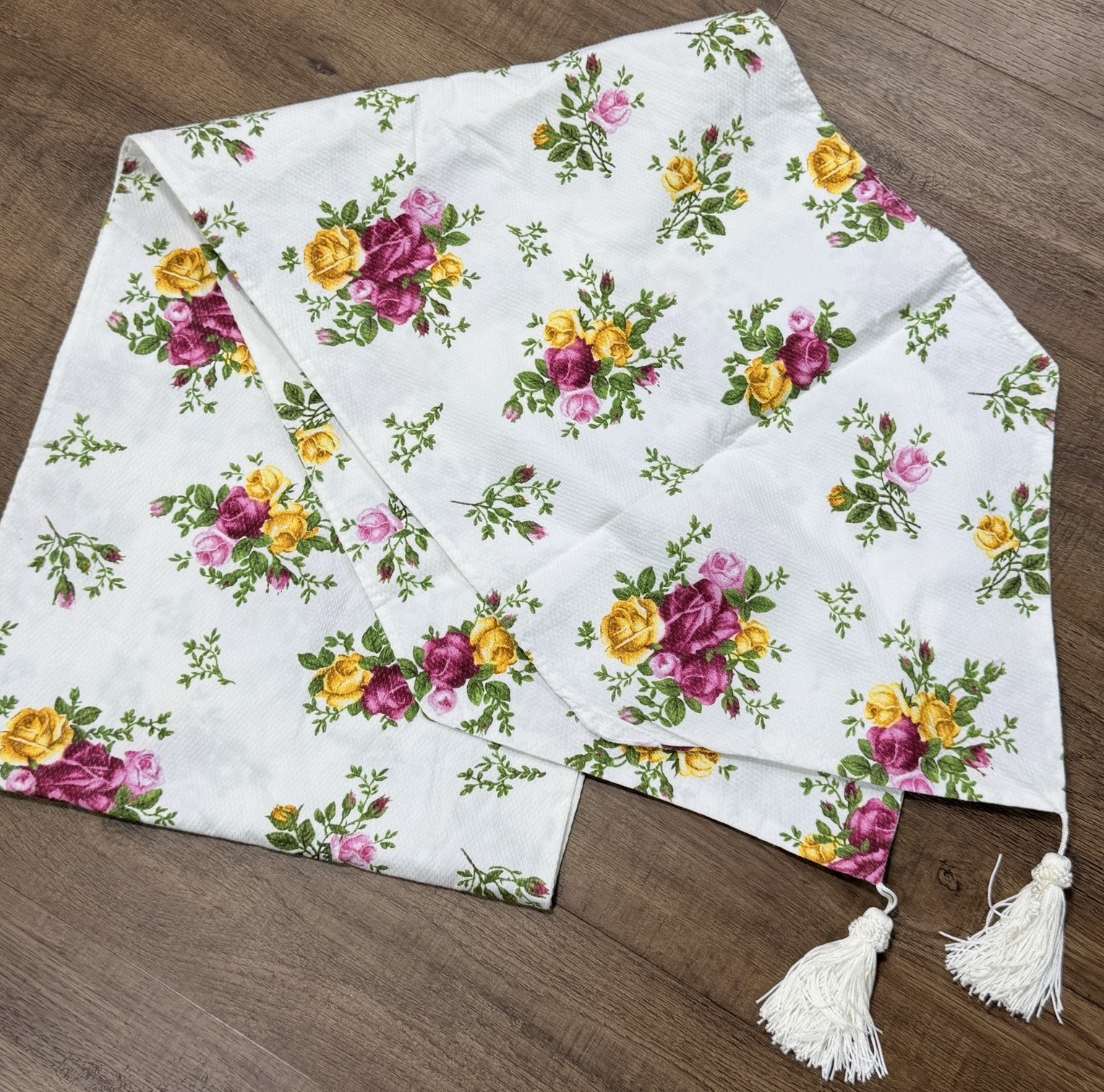 Royal Albert OLD COUNTRY ROSES Damask Table Runner 14 x 90” Cotton Tassel